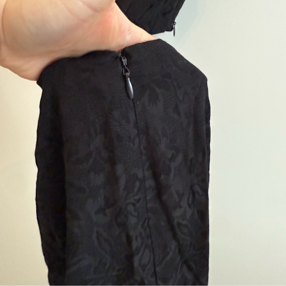 Elegant‎ Black Cut-Out Midi Dress - Picture 8 of 12